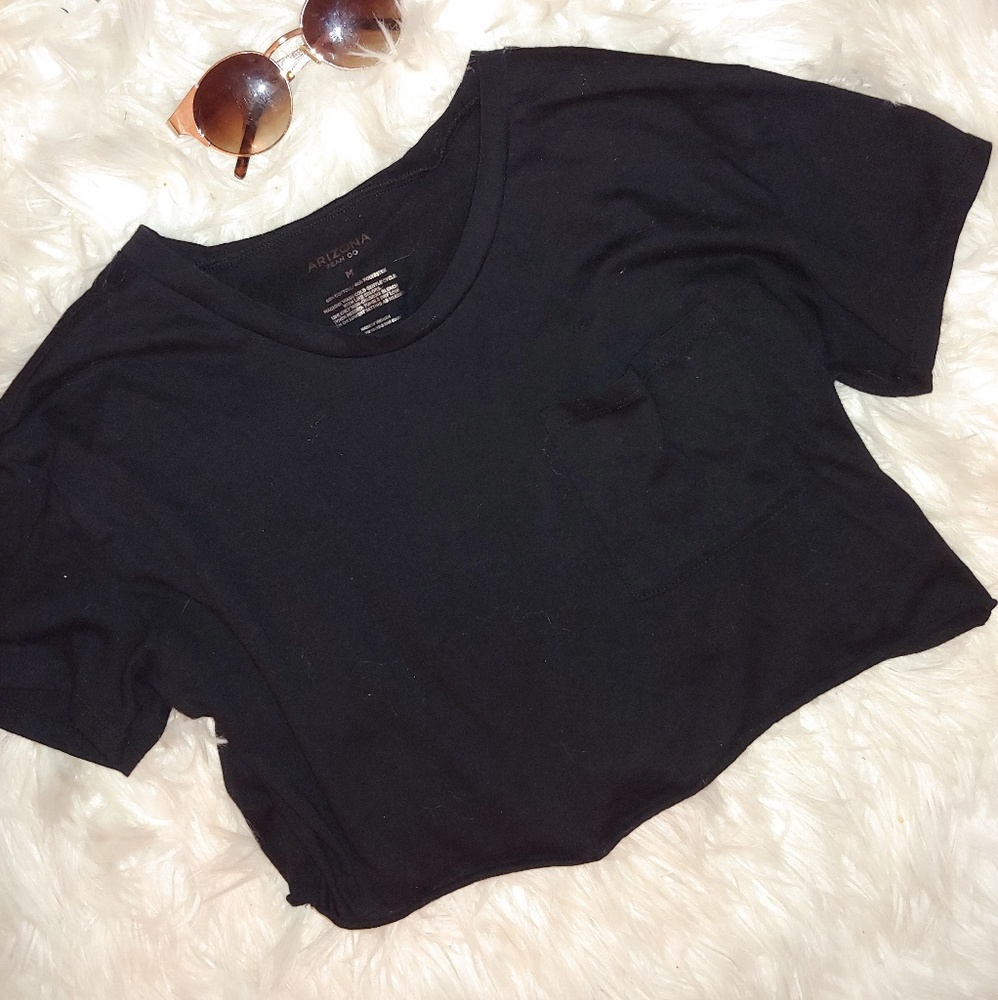 Black short sleeve crop top